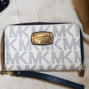 Michael Kors wristlet